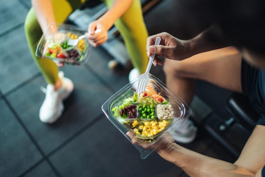 How a Personal Trainer Can Help Align Workout Goals With Better Eating Habits